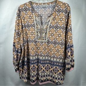 Almost Famous Women's 1X Geometric Print Top - Multicolor‎ V-neck Long Sleeve